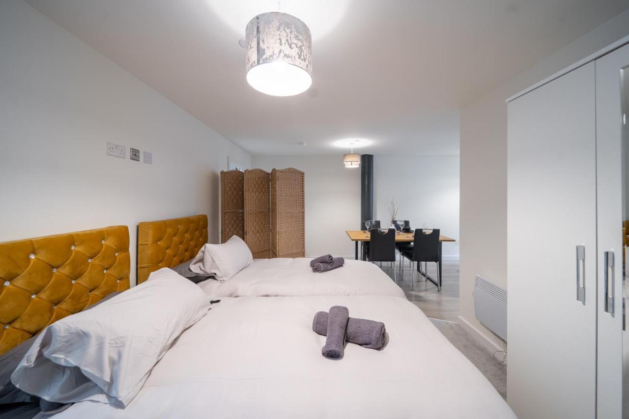 Bv Spacious 1-Bedroom Apartment Close To Town Center - Sleeps 6 Брадфорт Екстериор снимка