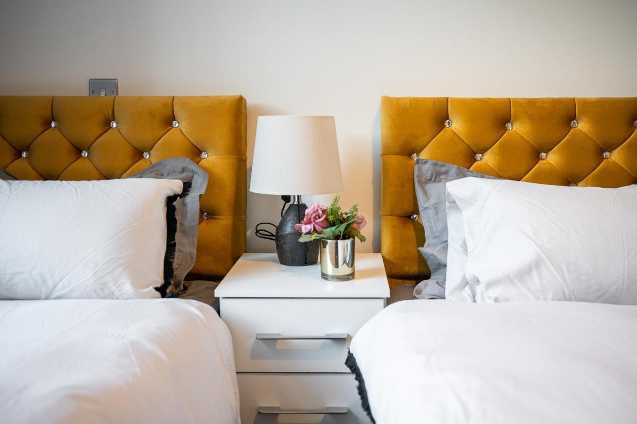 Bv Spacious 1-Bedroom Apartment Close To Town Center - Sleeps 6 Брадфорт Екстериор снимка