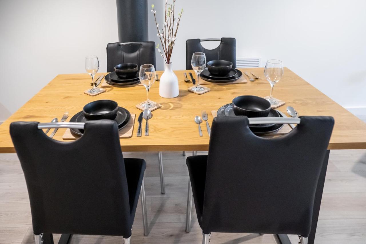 Bv Spacious 1-Bedroom Apartment Close To Town Center - Sleeps 6 Брадфорт Екстериор снимка